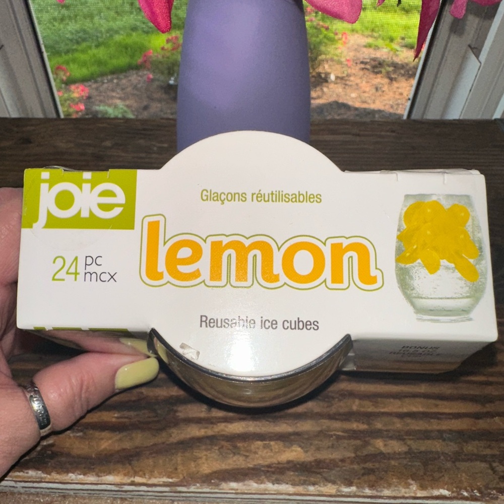 Joie Yellow Lemon Ice Tray with Reusable Cup/16.5 OZ./NWT - Picture 5 of 5
